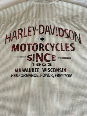 Harley-Davidson White Short Sleeve Button-Down Shirt with Red HD Logo